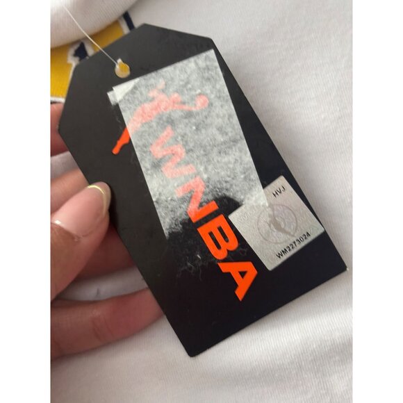 WNBA Caitlyn Clark Fever 22 Short Sleeve Tee Large White - Picture 5 of 10